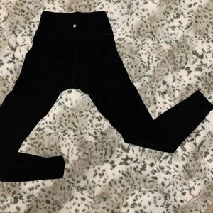 FULL LENGTH BLACK LULULEMON LEGGINGS